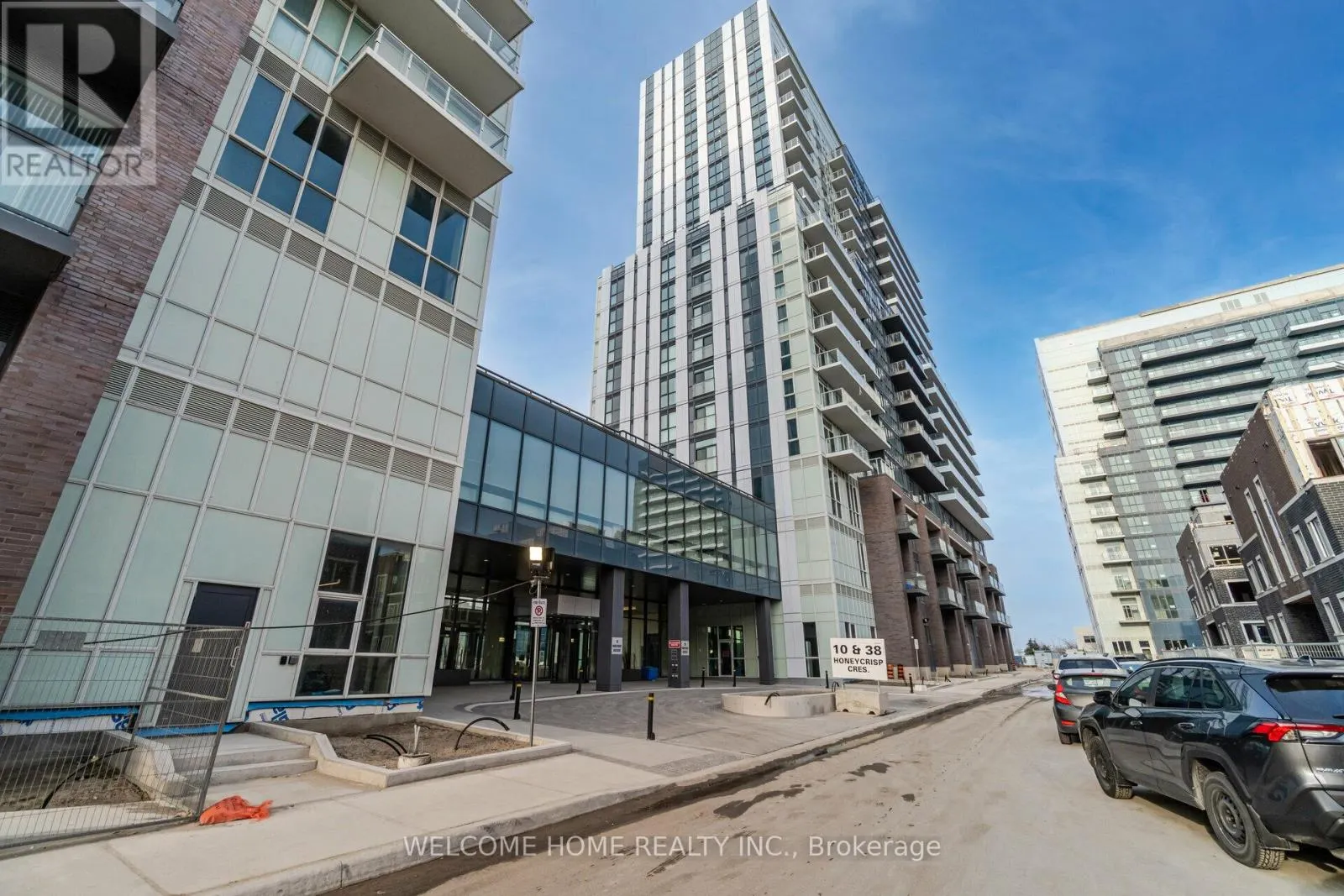 1019 - 38 HONEYCRISP CRESCENT