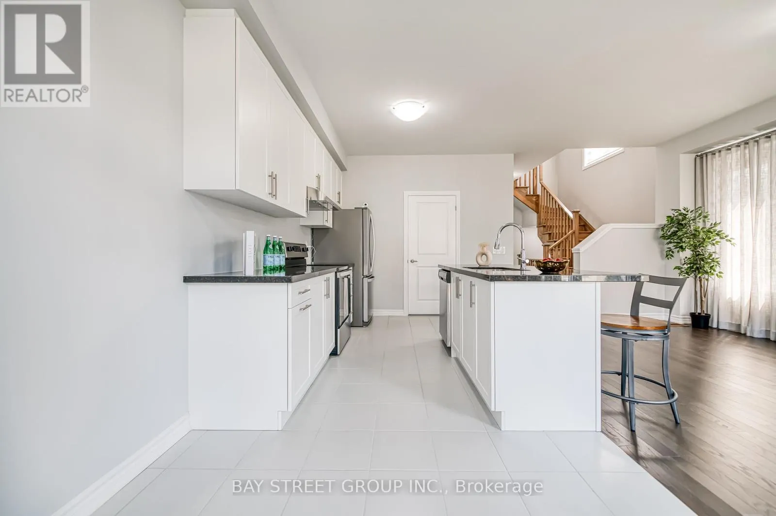 32 JESSICA ANTONELLA STREET