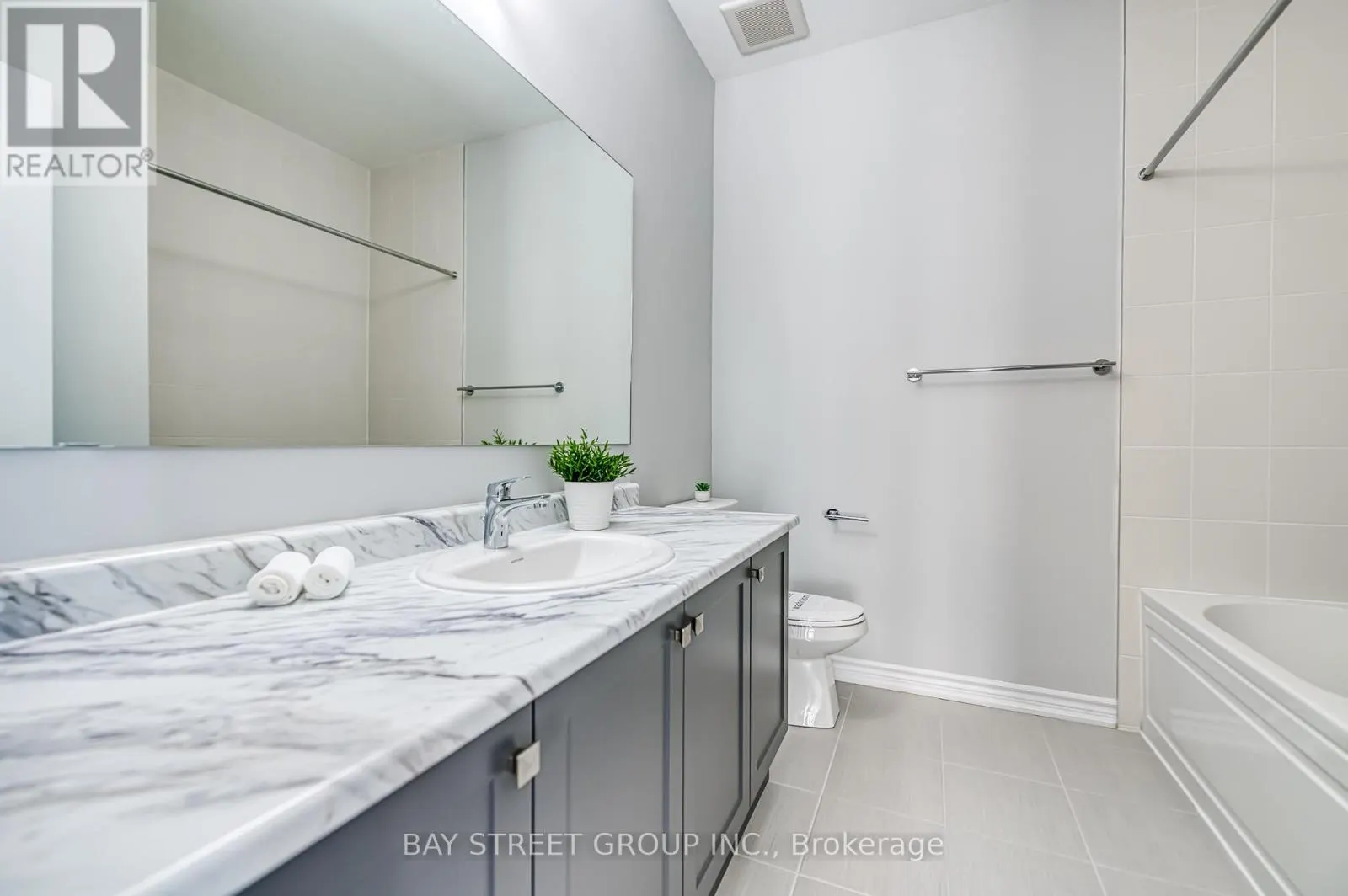 32 JESSICA ANTONELLA STREET