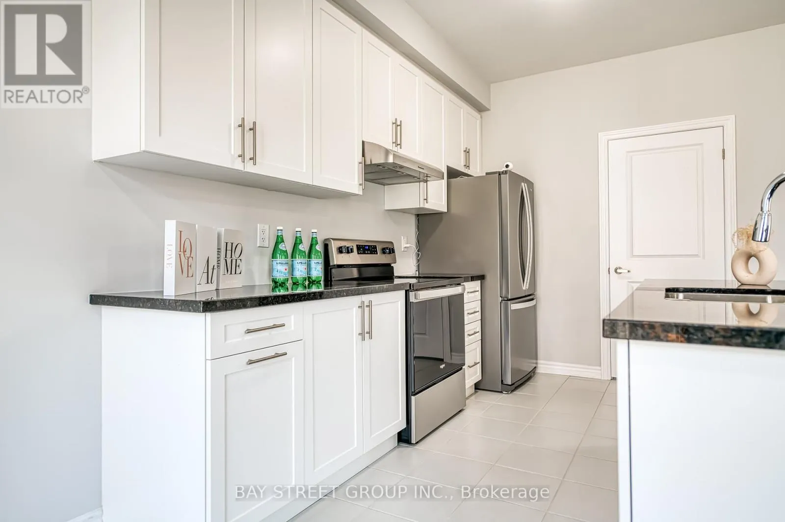 32 JESSICA ANTONELLA STREET
