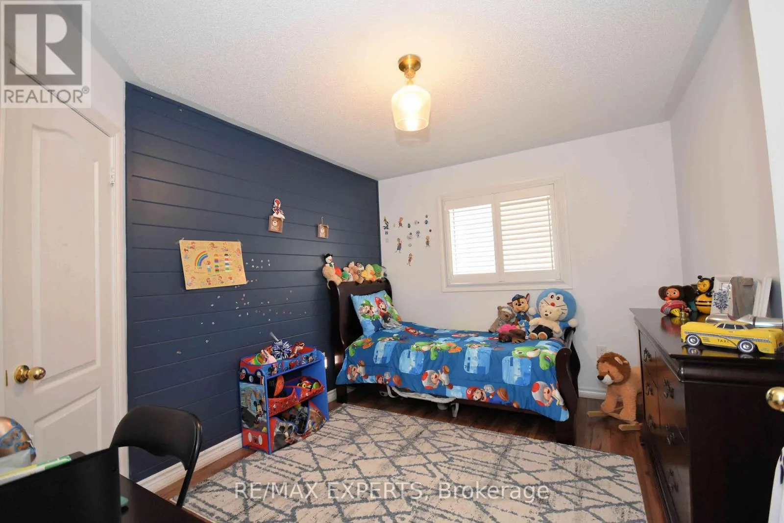 136 DONALD STEWART CRESCENT