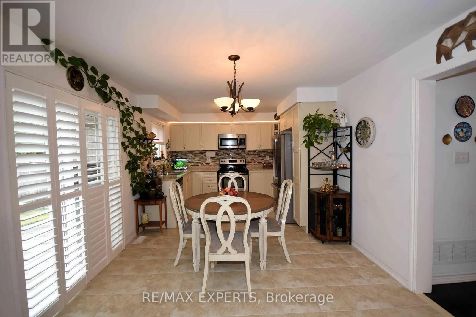 136 DONALD STEWART CRESCENT