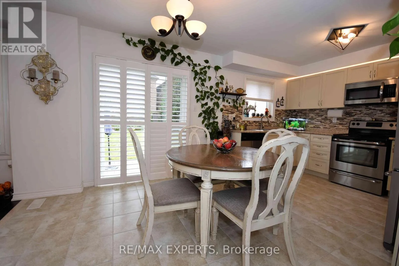 136 DONALD STEWART CRESCENT