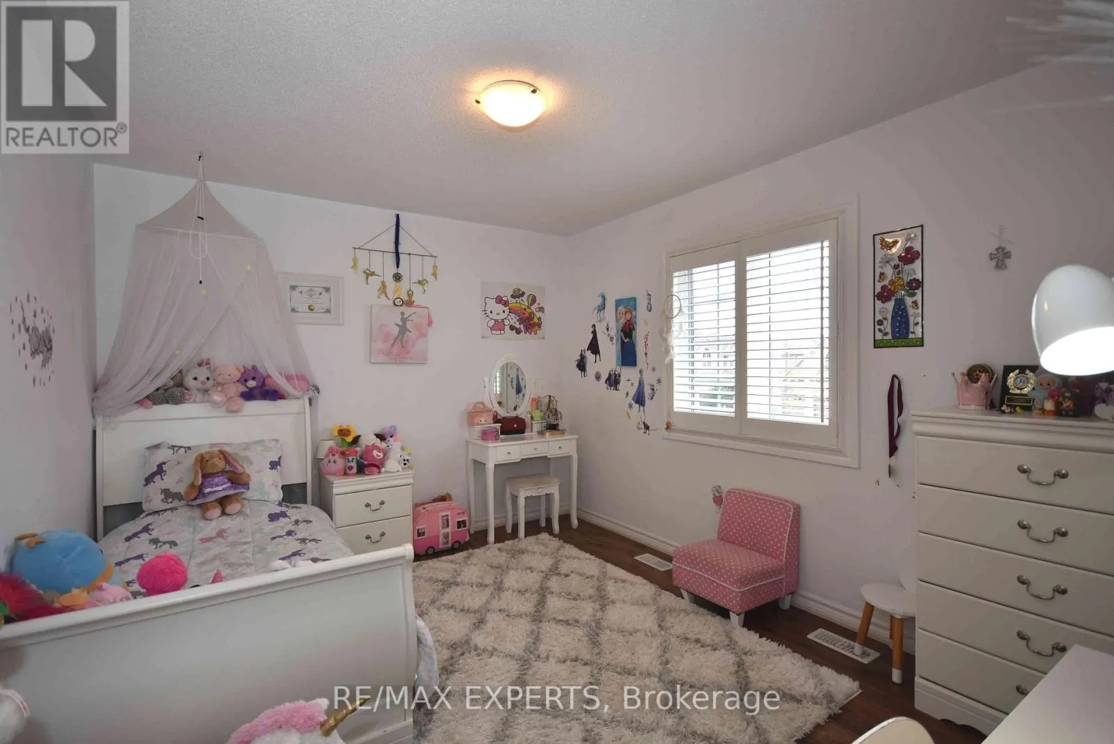 136 DONALD STEWART CRESCENT