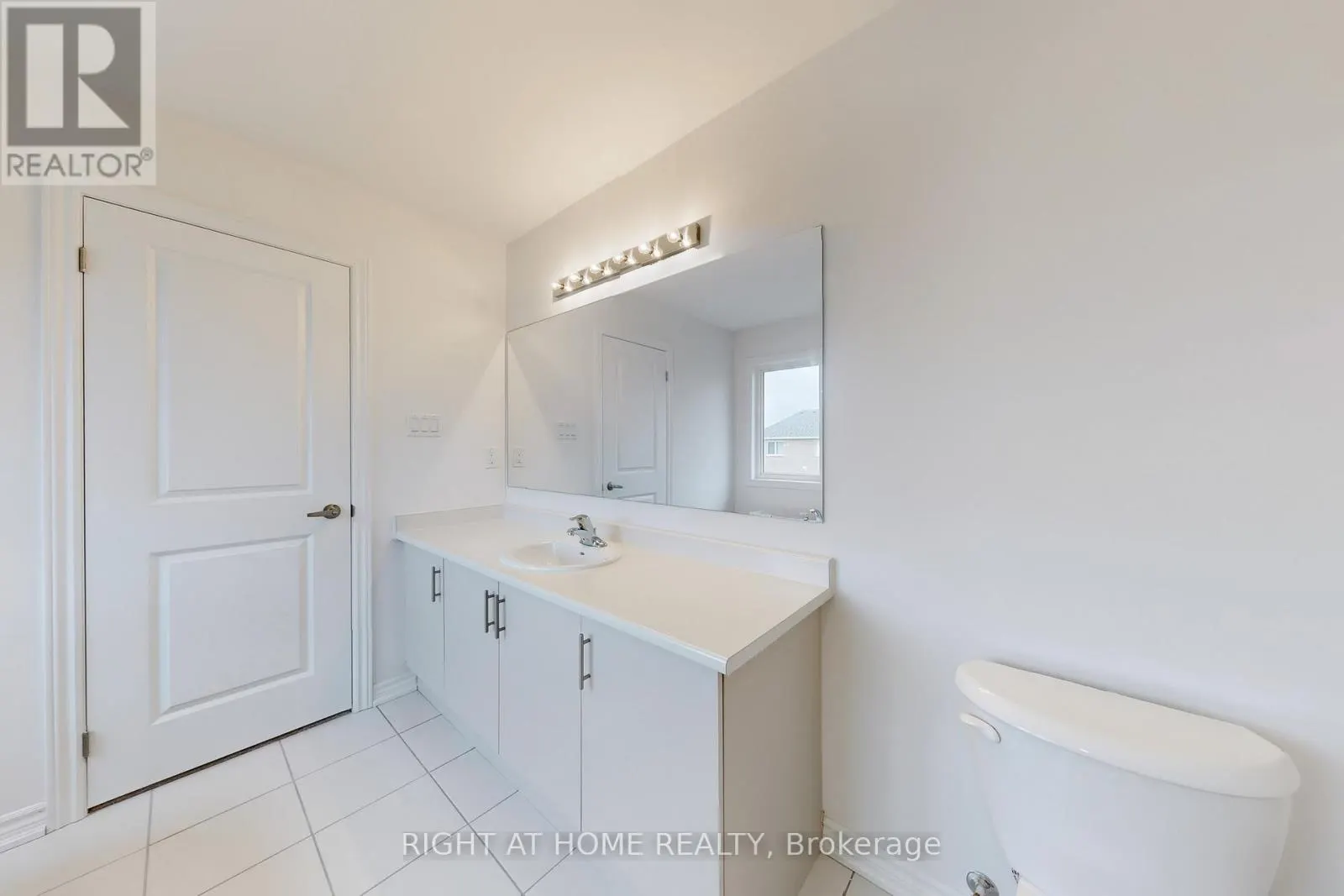 40 AINSLIE HILL CRESCENT