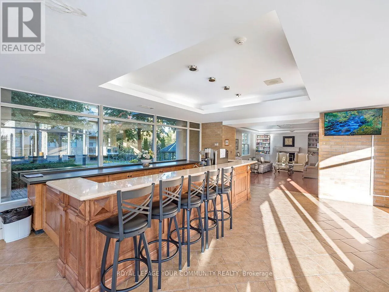 202 - 2506 RUTHERFORD ROAD