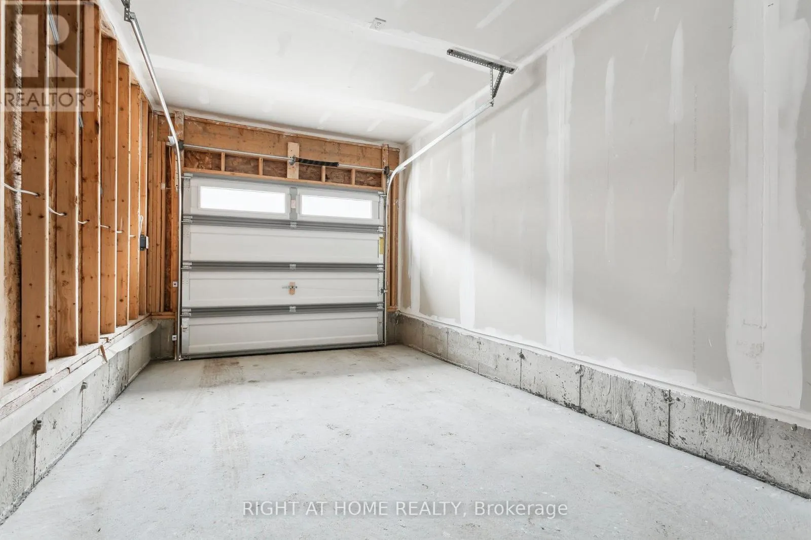 10173 HUNTINGTON ROAD