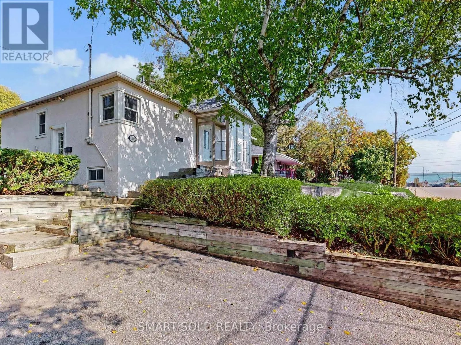1051 JANETTE STREET