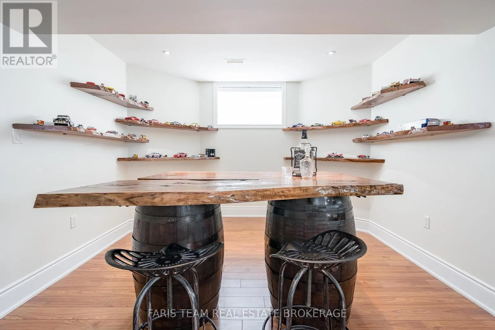 39 VANDERPOST CRESCENT