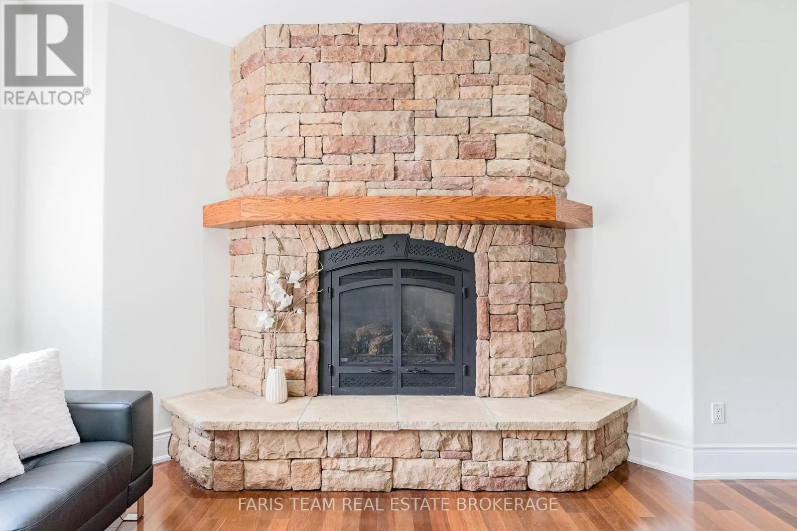 39 VANDERPOST CRESCENT