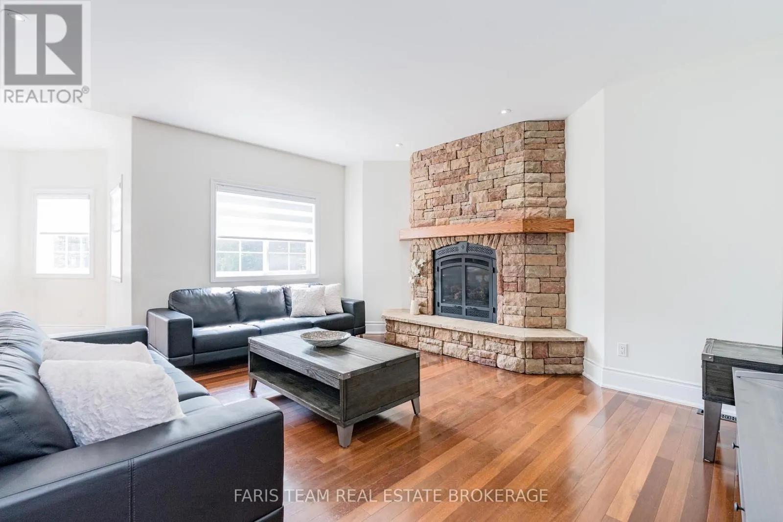 39 VANDERPOST CRESCENT