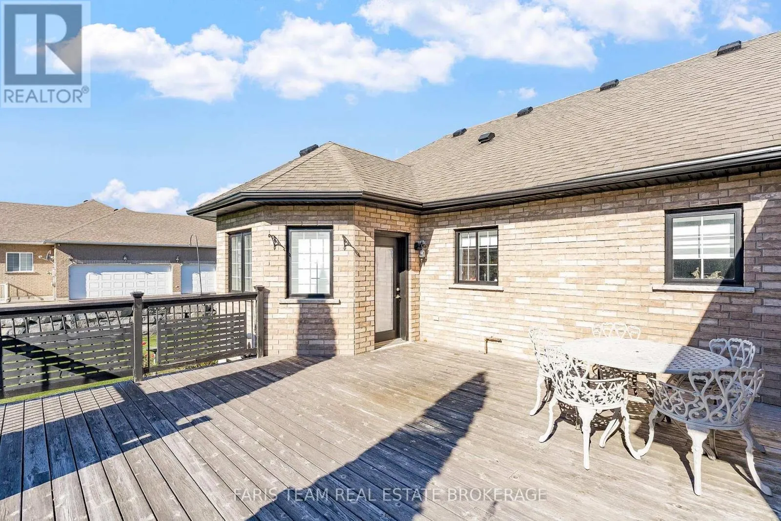 39 VANDERPOST CRESCENT