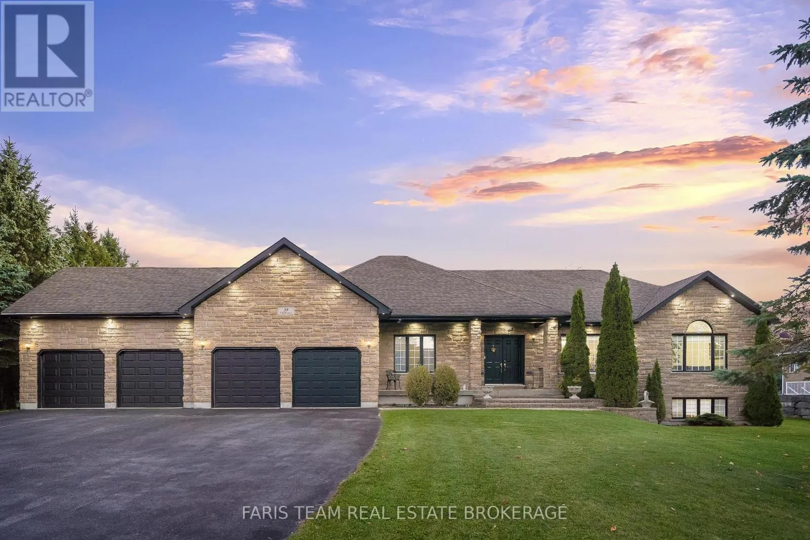 39 VANDERPOST CRESCENT