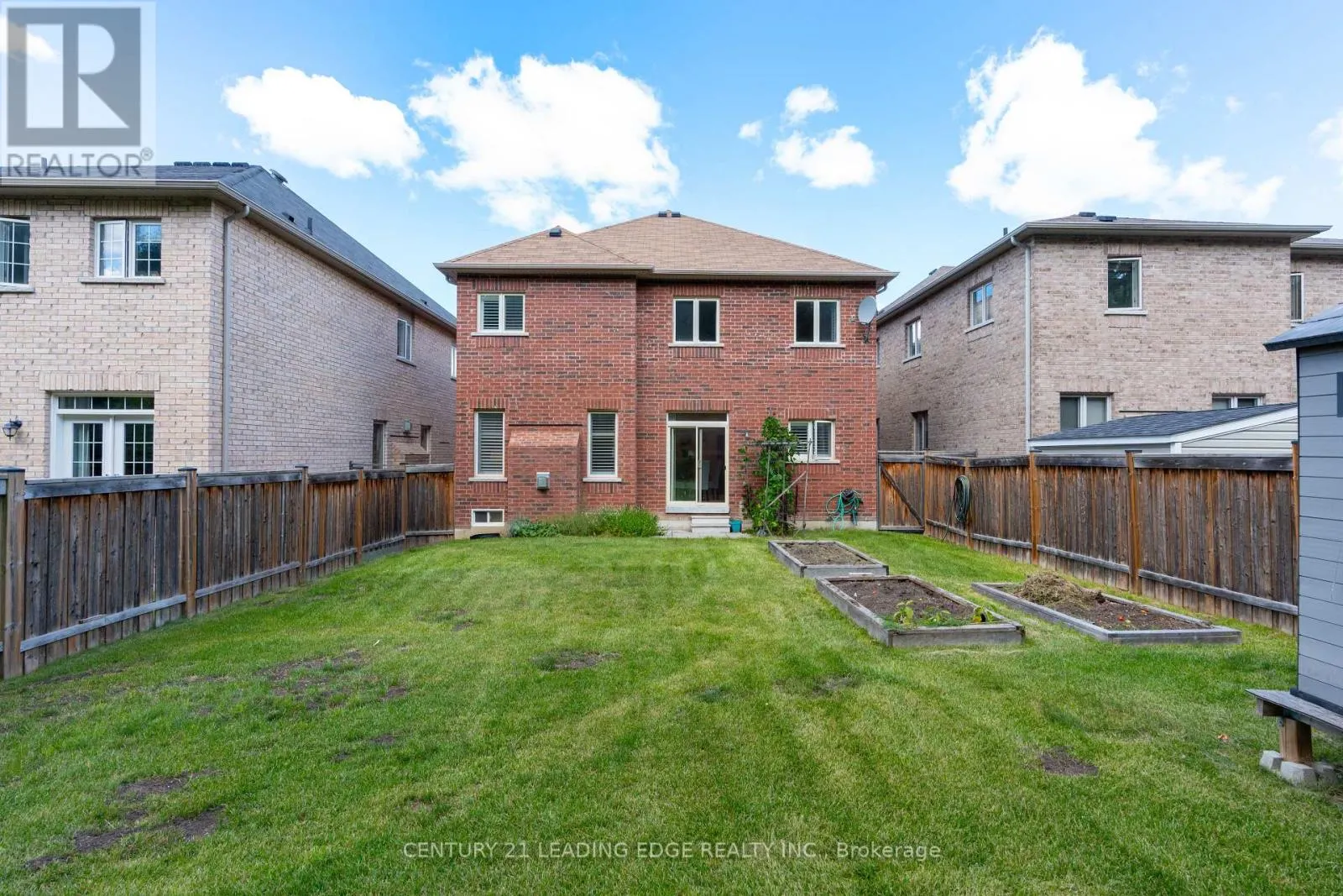 1163 STUFFLES CRESCENT