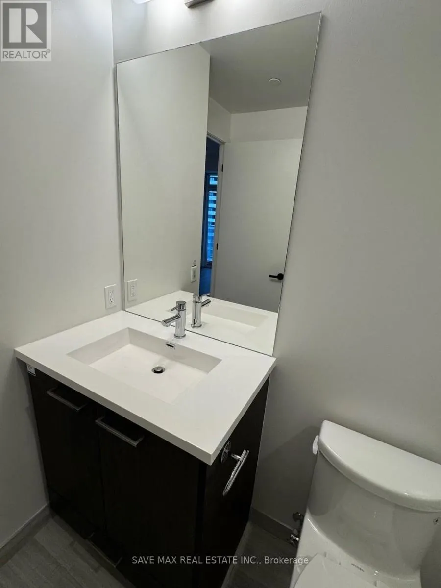 2215 - 28 INTERCHANGE WAY
