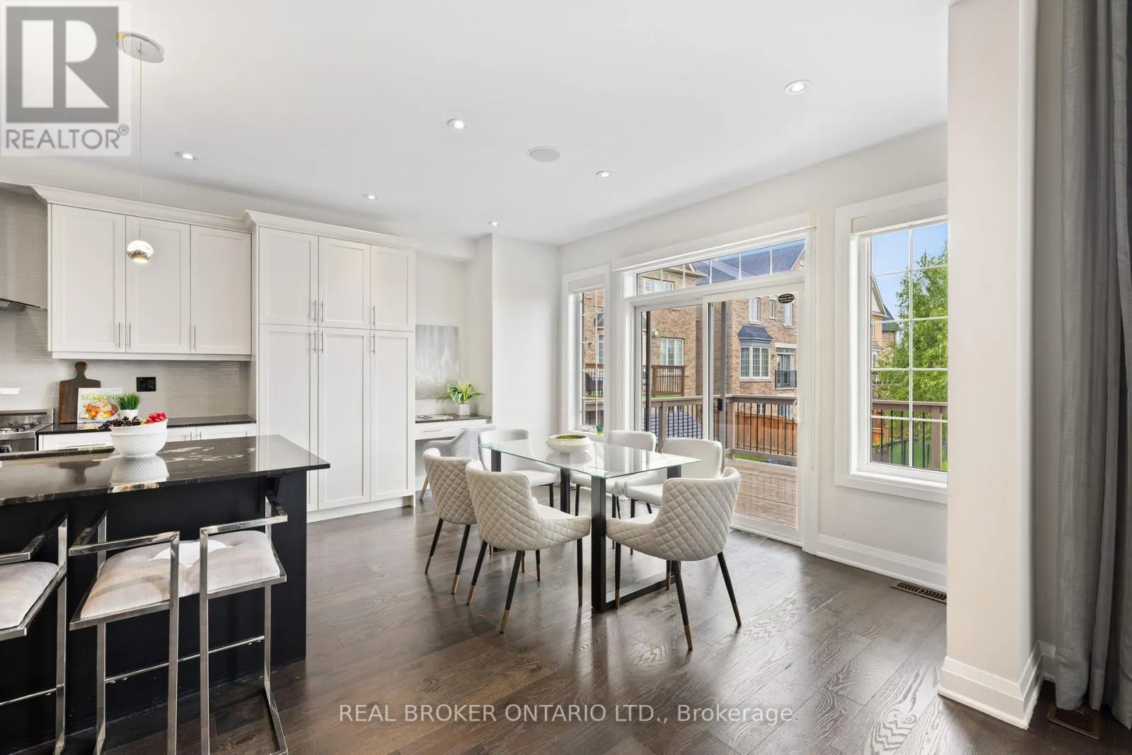 41 PELEE AVENUE