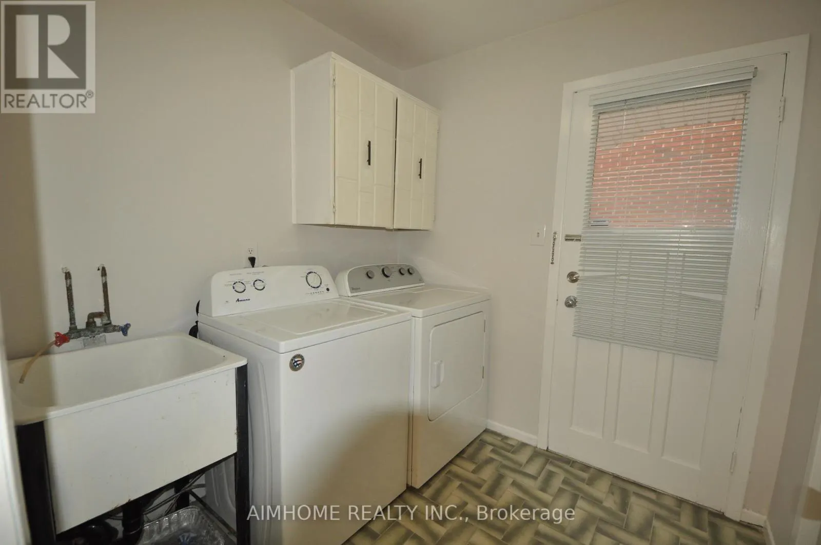 36 FLOWERVALE ROAD