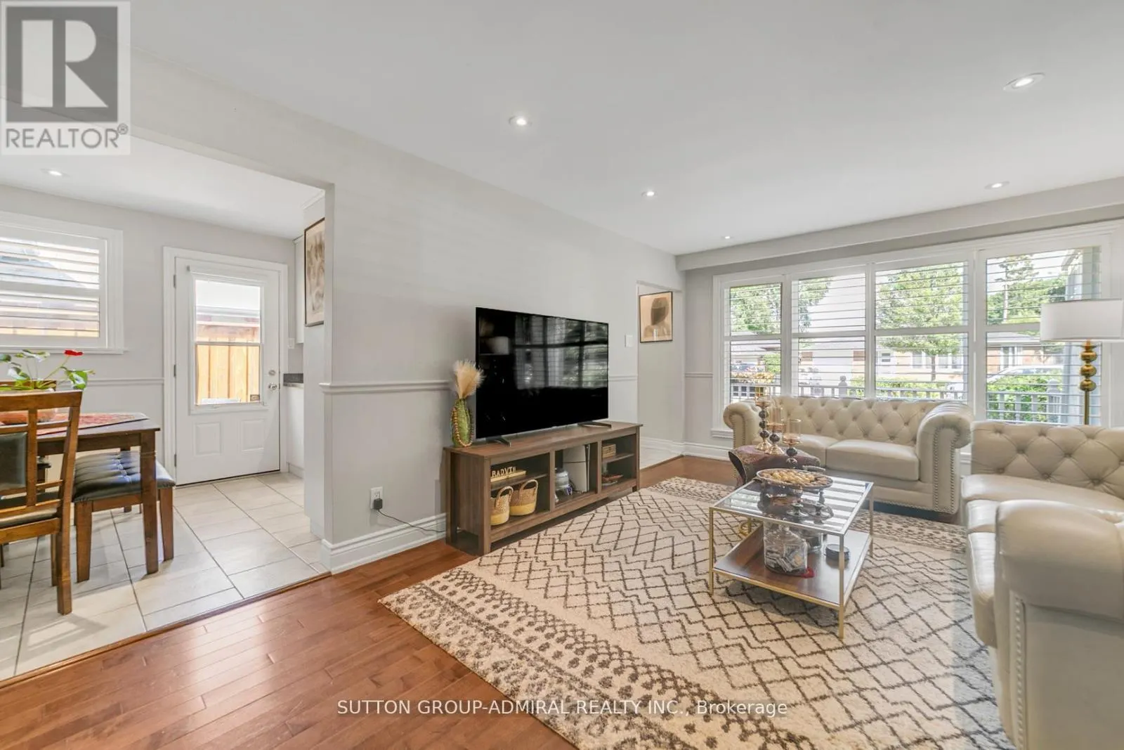 10 KITIMAT CRESCENT