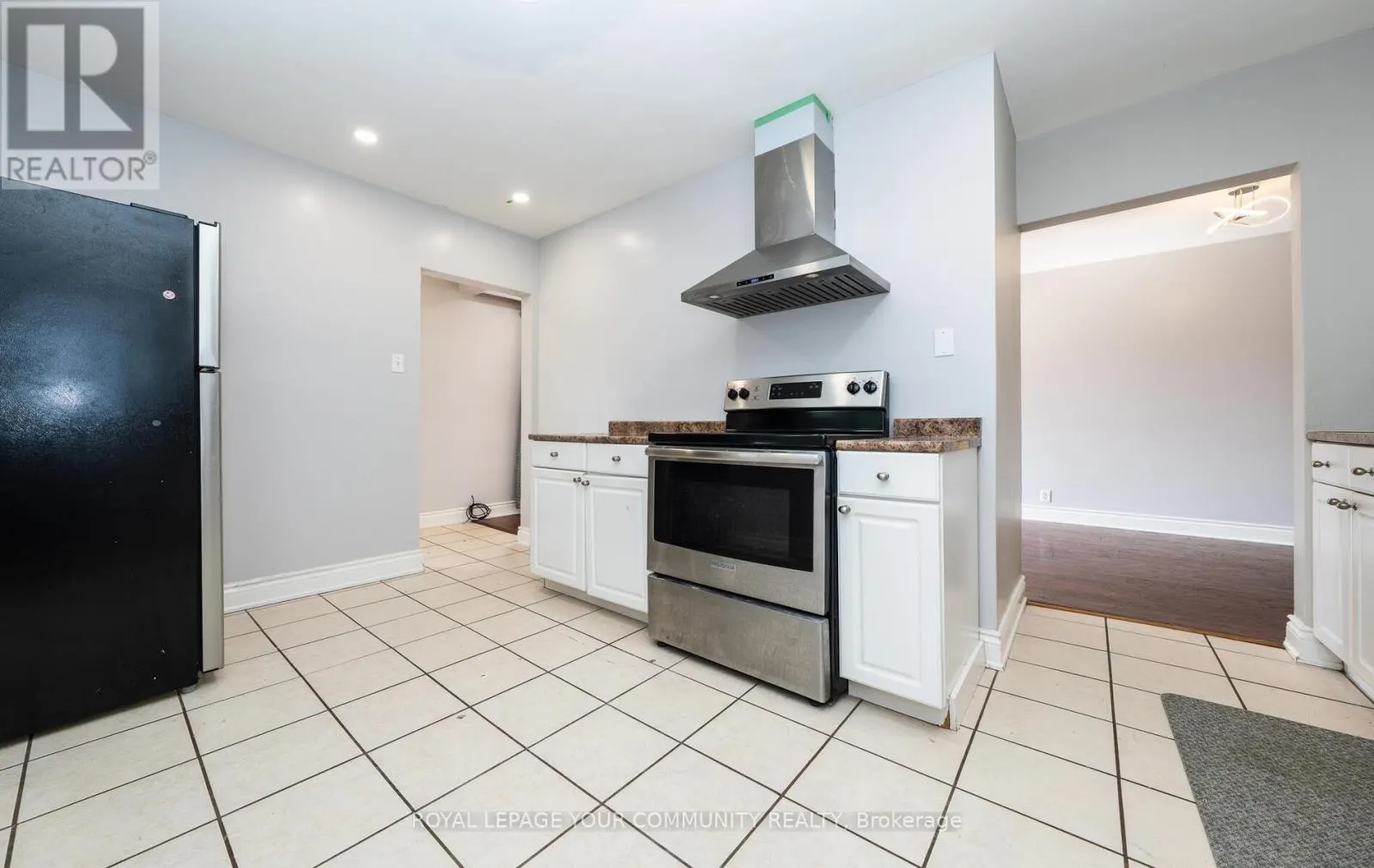 UPPER - 53 NEWBURY DRIVE