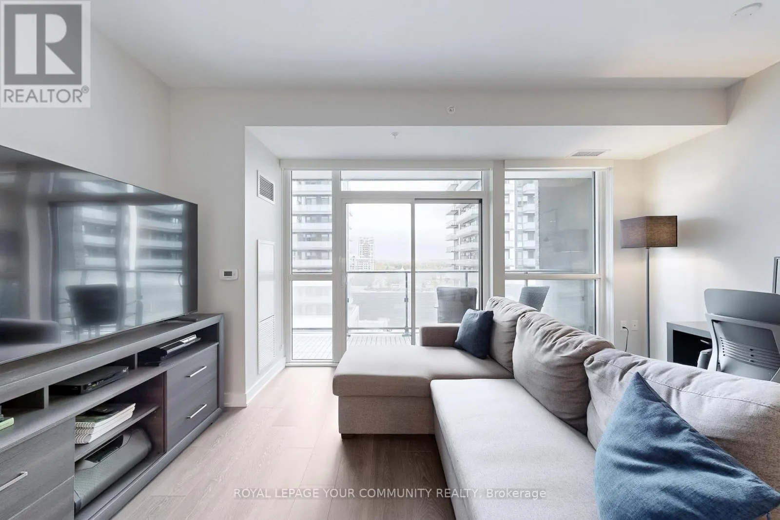 601 - 75 ONEIDA CRESCENT