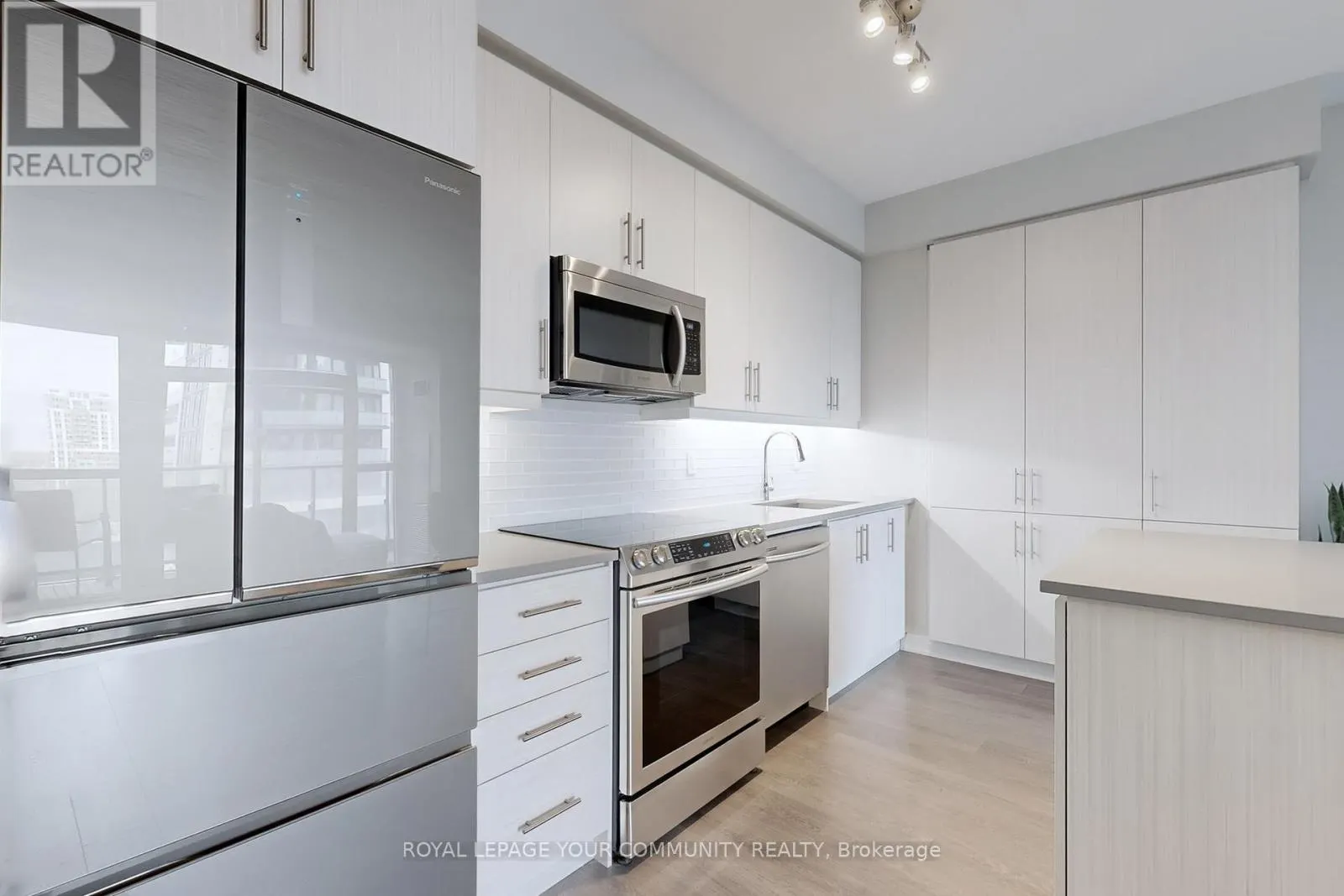 601 - 75 ONEIDA CRESCENT