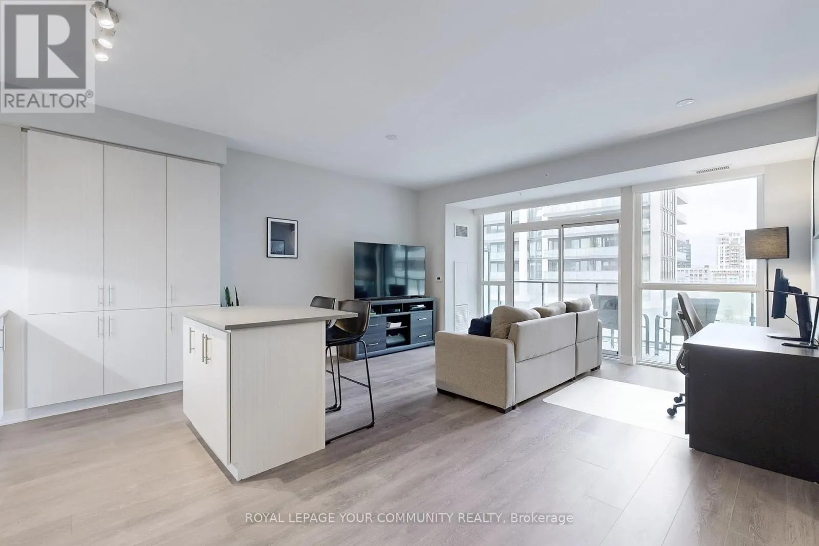 601 - 75 ONEIDA CRESCENT