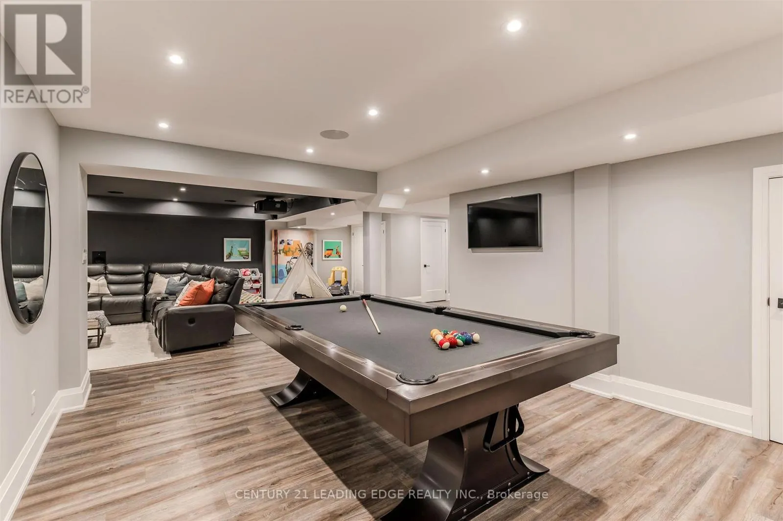 82 GIBSON CIRCLE