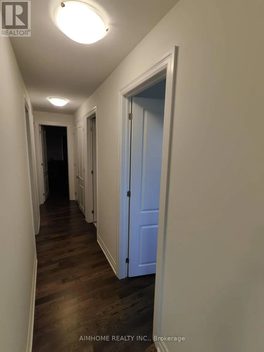 26 NAVITAS CRESCENT