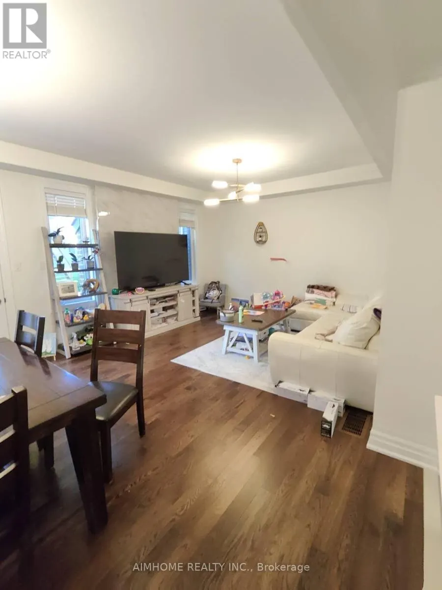 26 NAVITAS CRESCENT