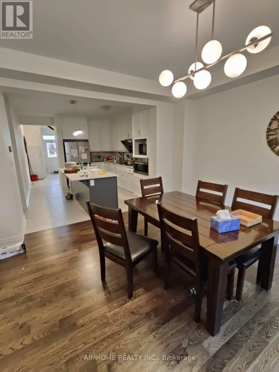 26 NAVITAS CRESCENT