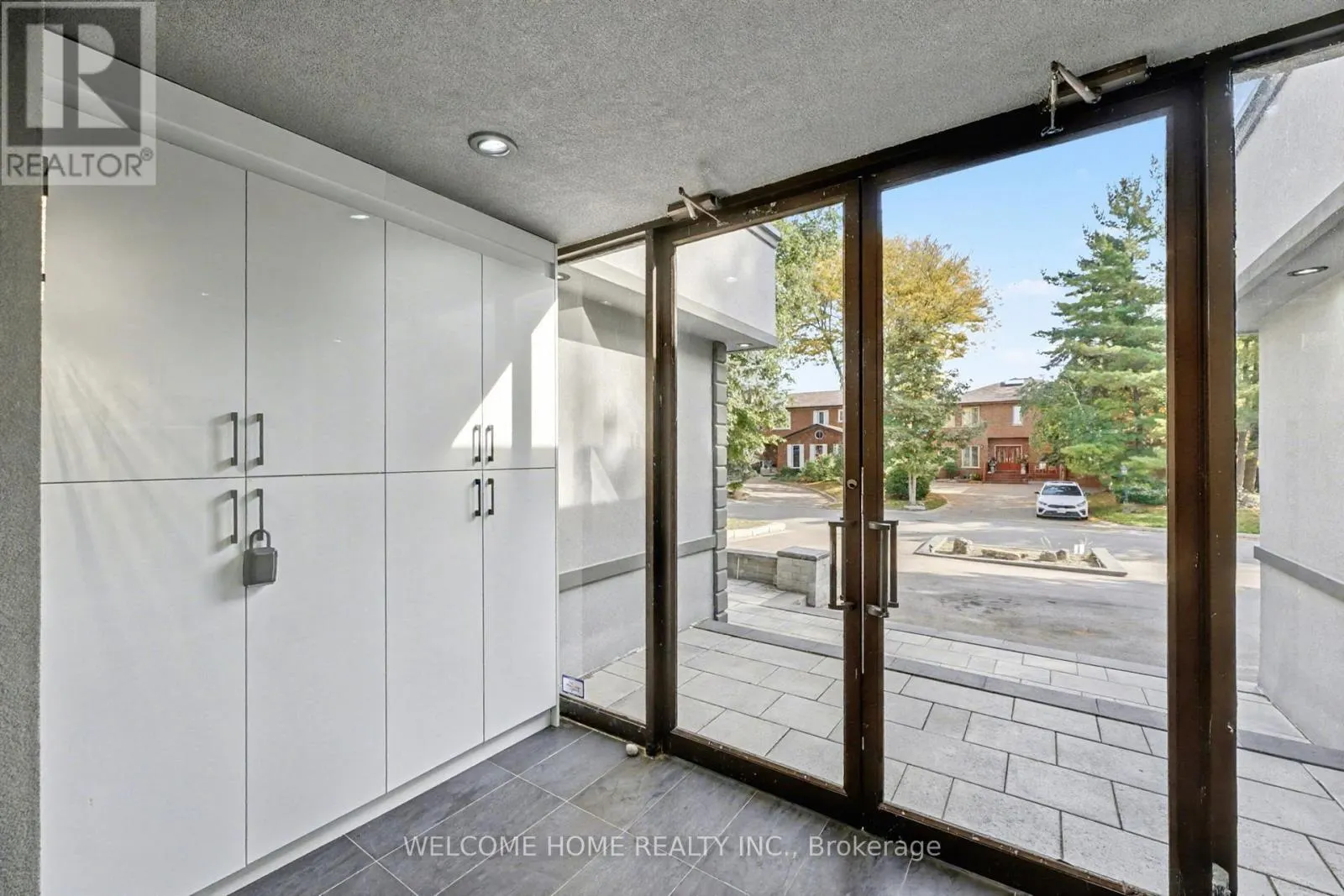 32 COLTON CRESCENT S
