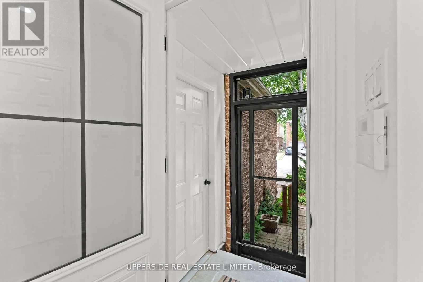 55 THORNBURY CIRCLE