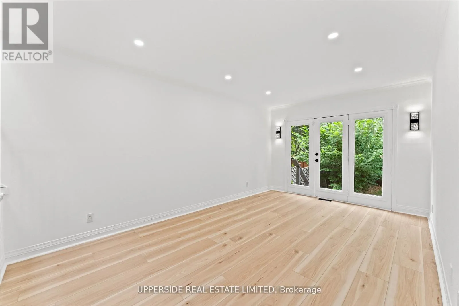 55 THORNBURY CIRCLE