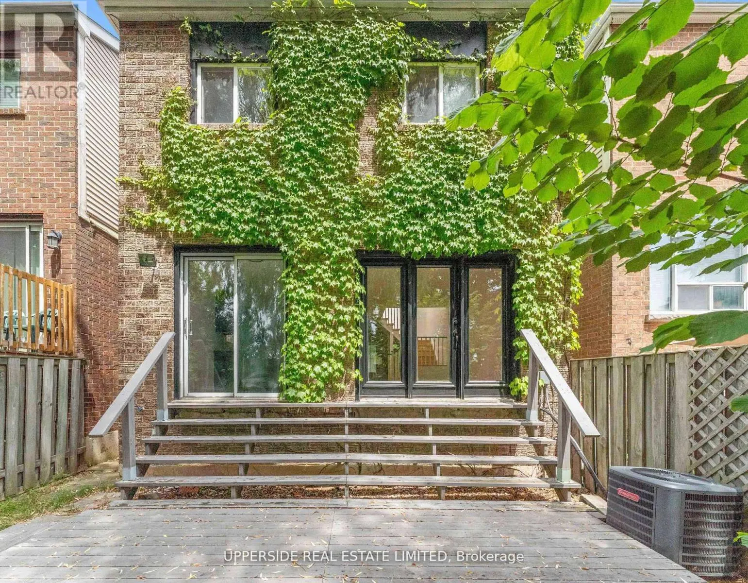 55 THORNBURY CIRCLE