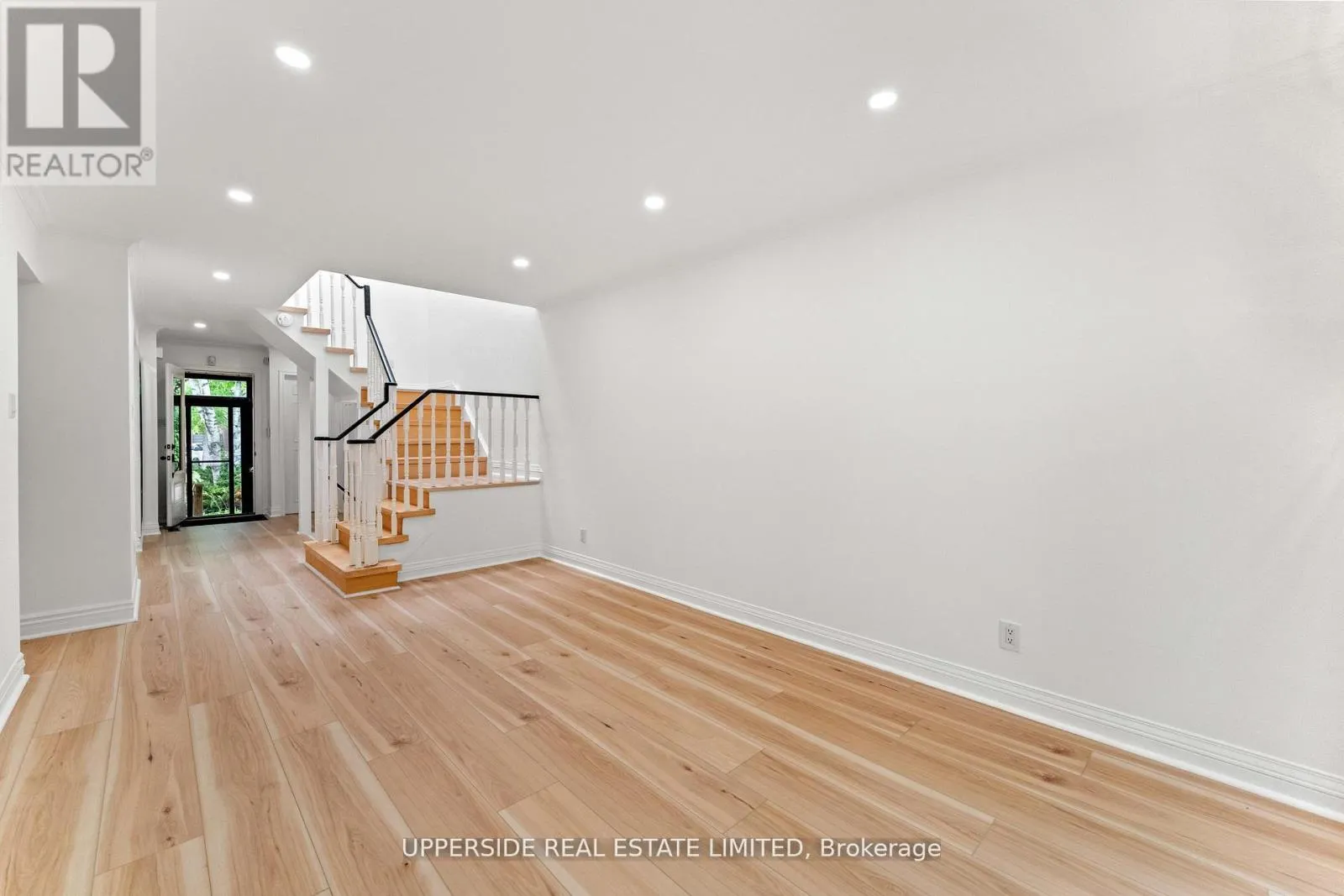 55 THORNBURY CIRCLE