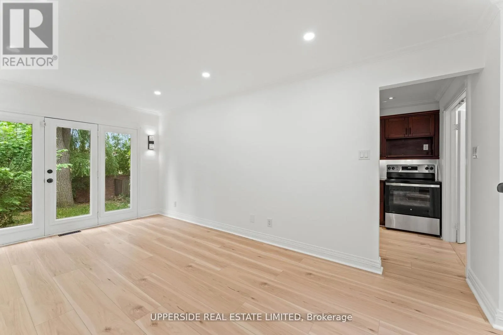 55 THORNBURY CIRCLE