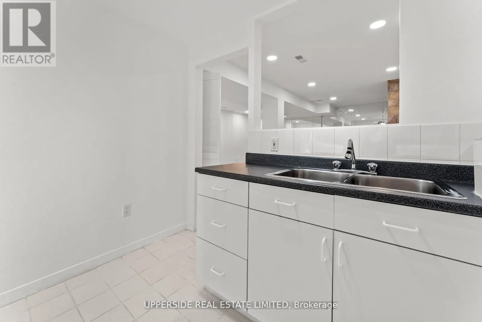 55 THORNBURY CIRCLE