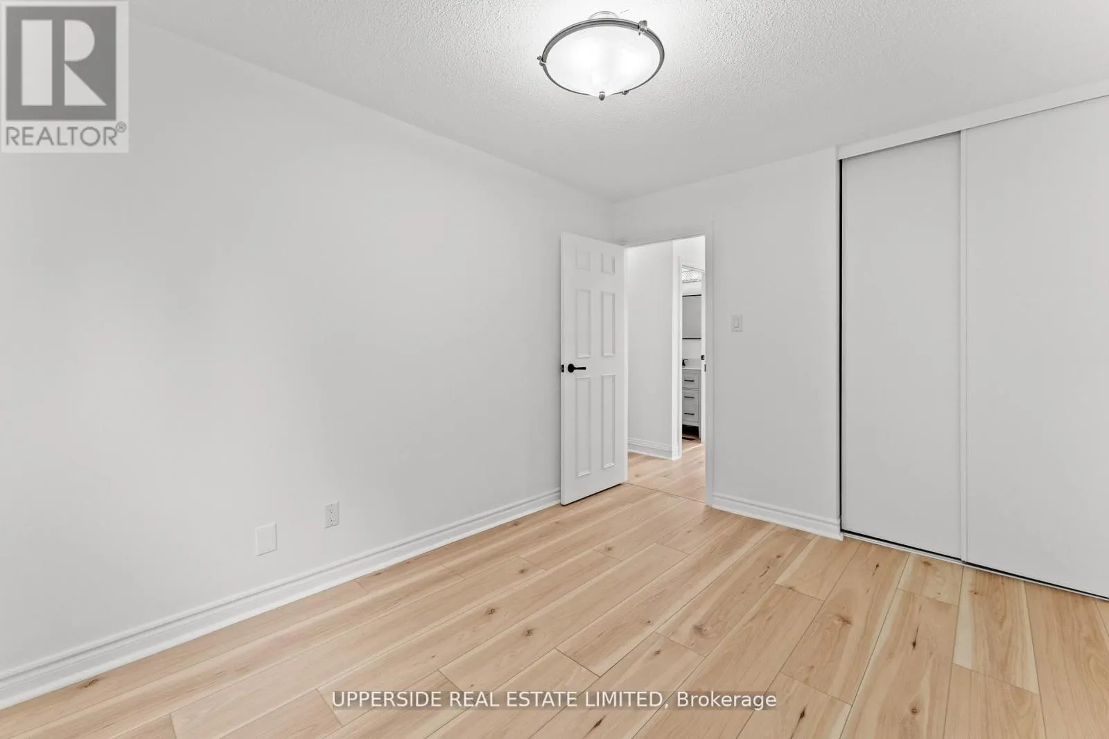 55 THORNBURY CIRCLE
