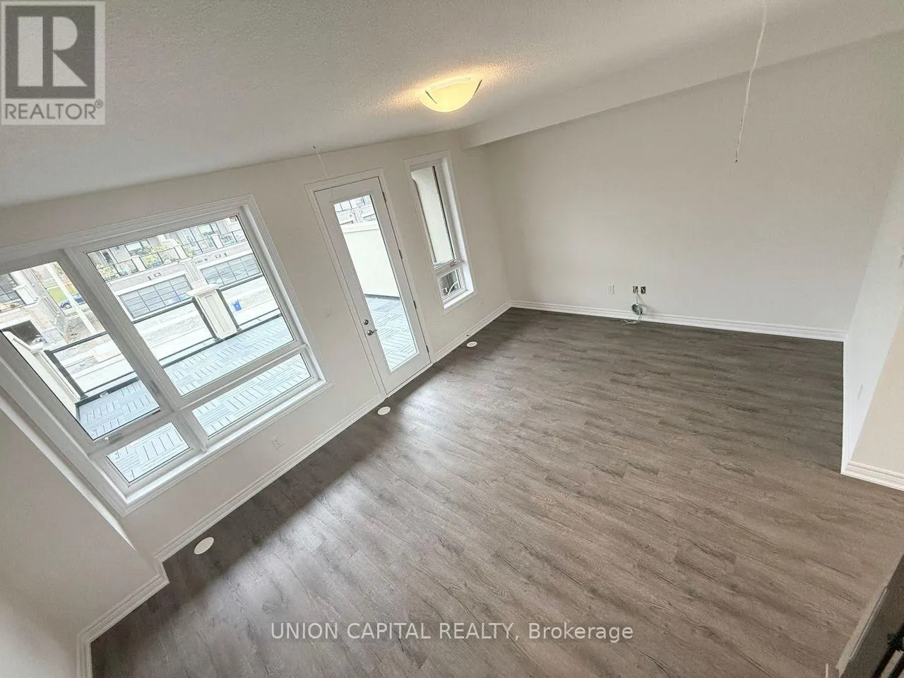 22 ROBERT EATON AVENUE