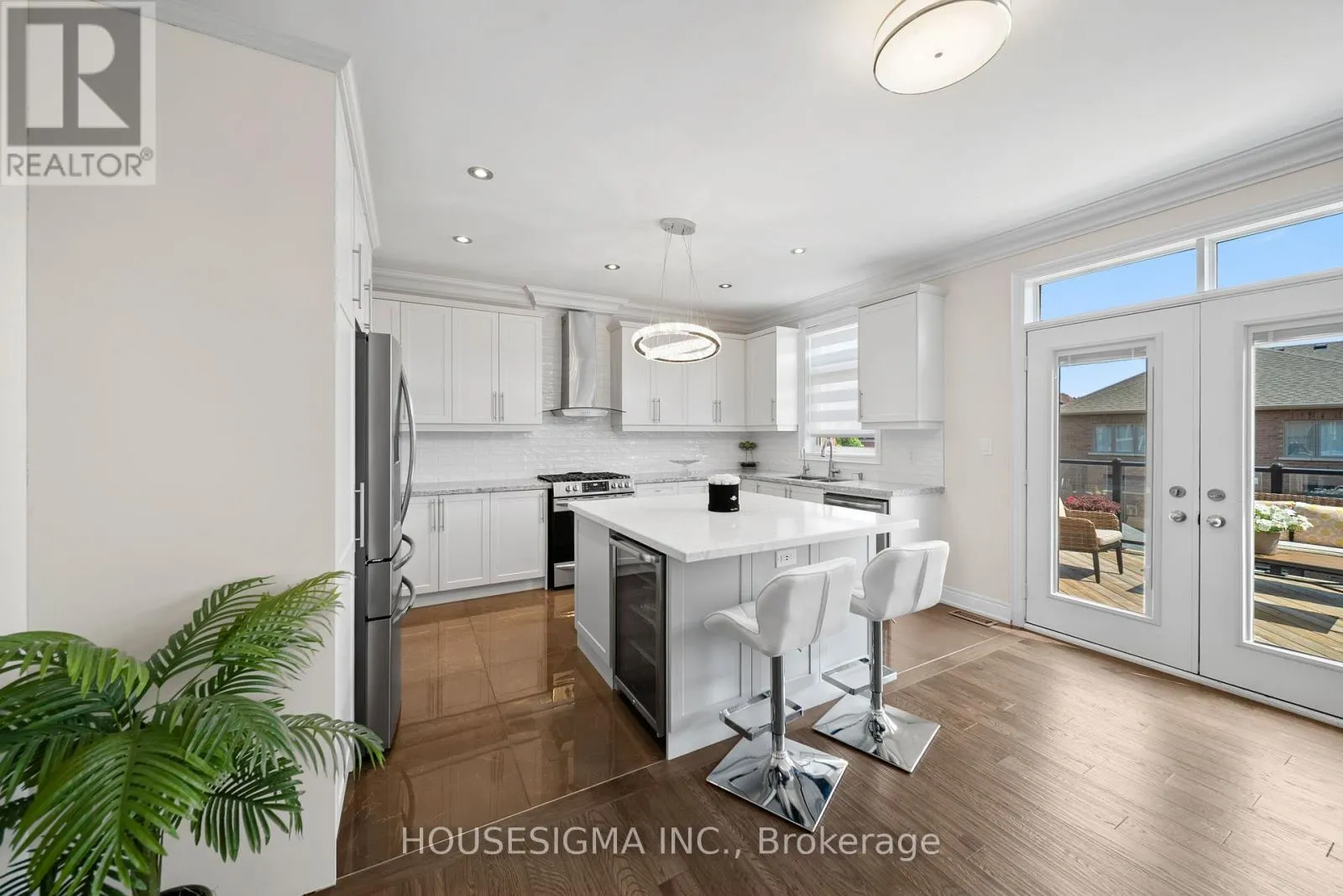 94 FOREST EDGE CRESCENT