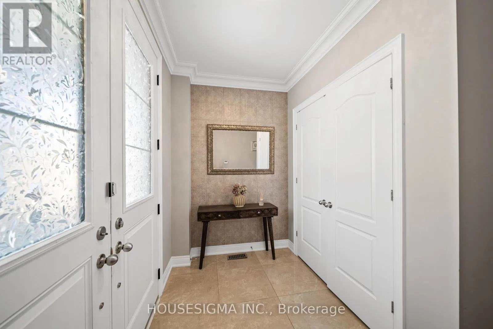 94 FOREST EDGE CRESCENT