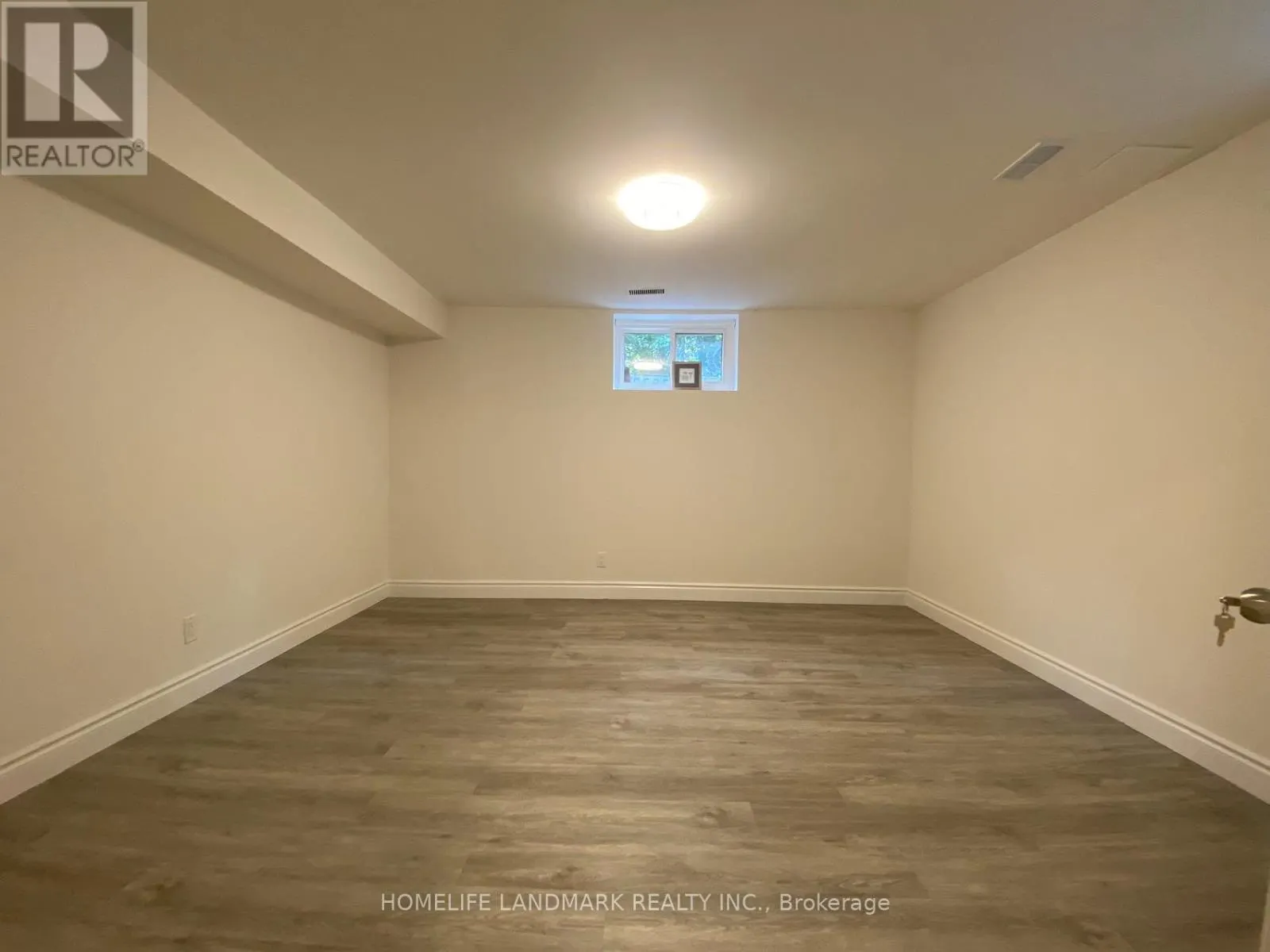 LOWER - 1052 ELGIN STREET