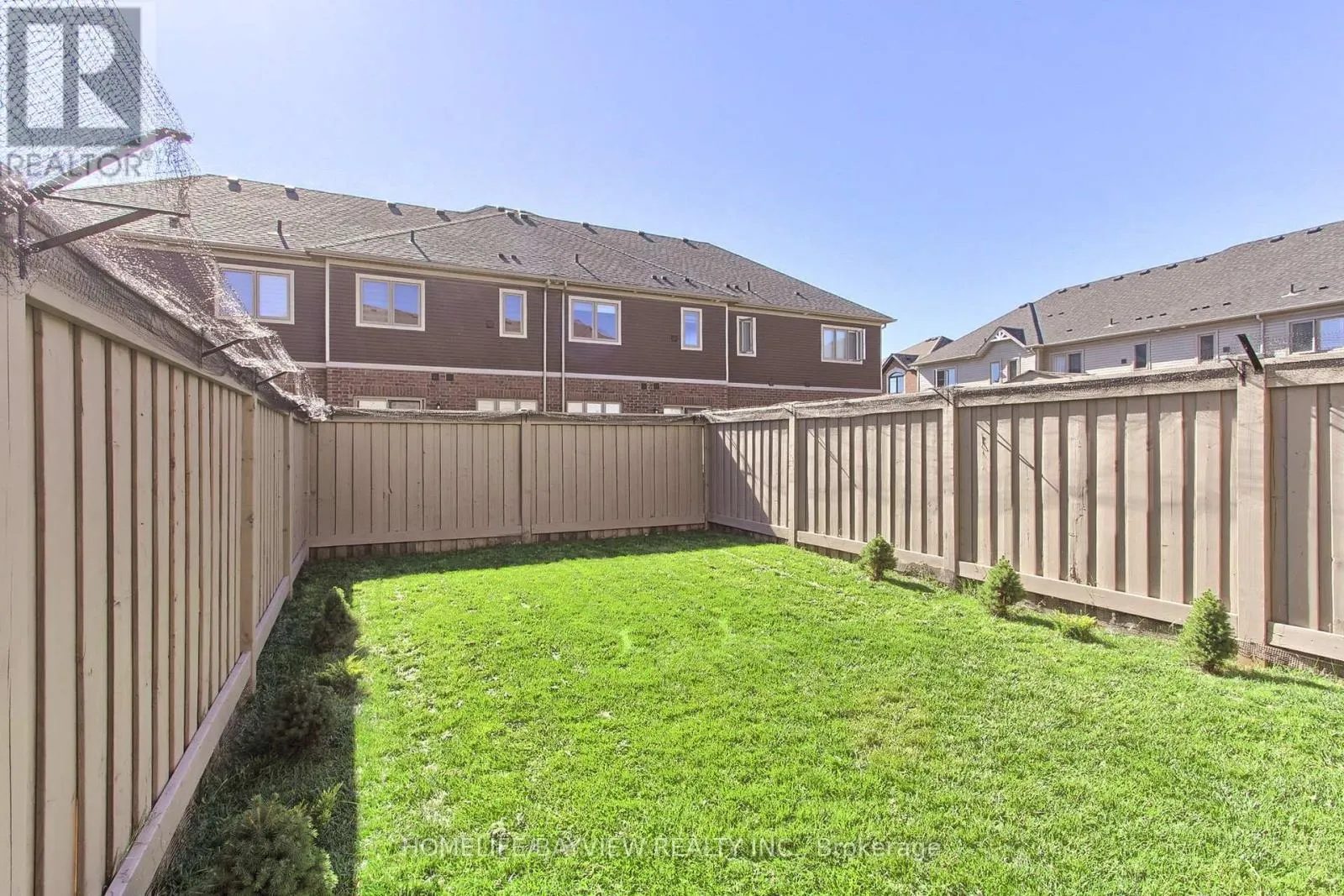 37 ARNOLD CRESCENT