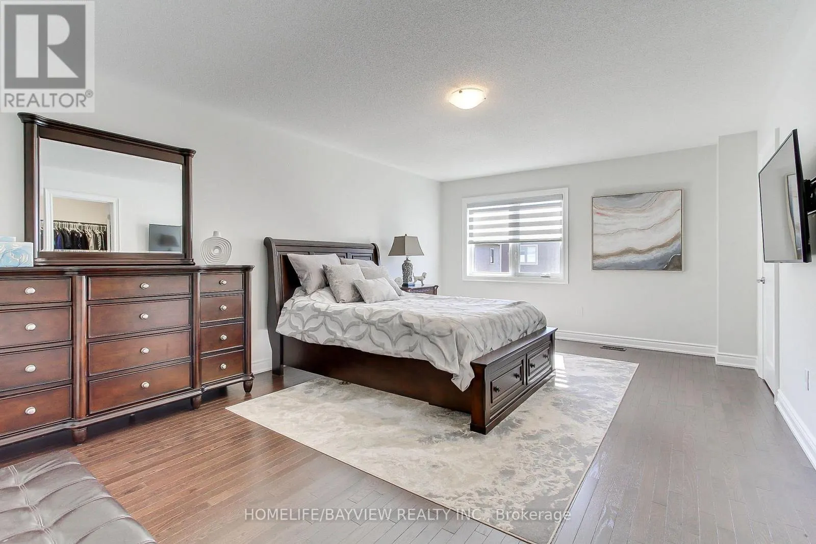 37 ARNOLD CRESCENT