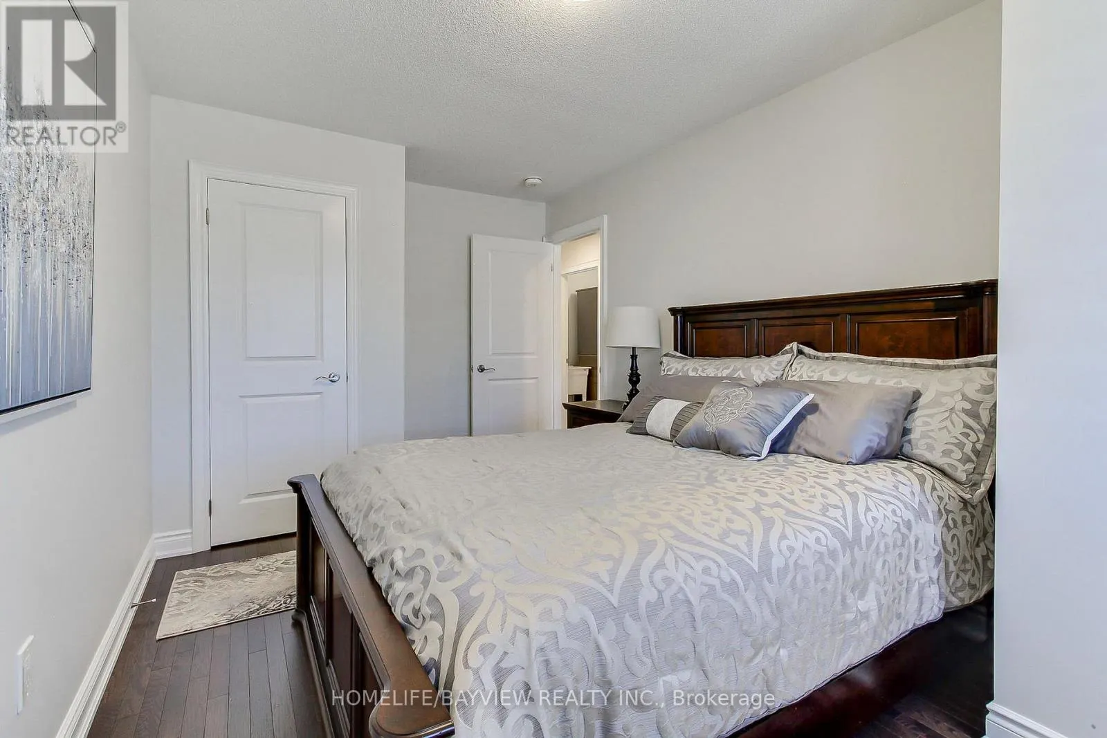 37 ARNOLD CRESCENT