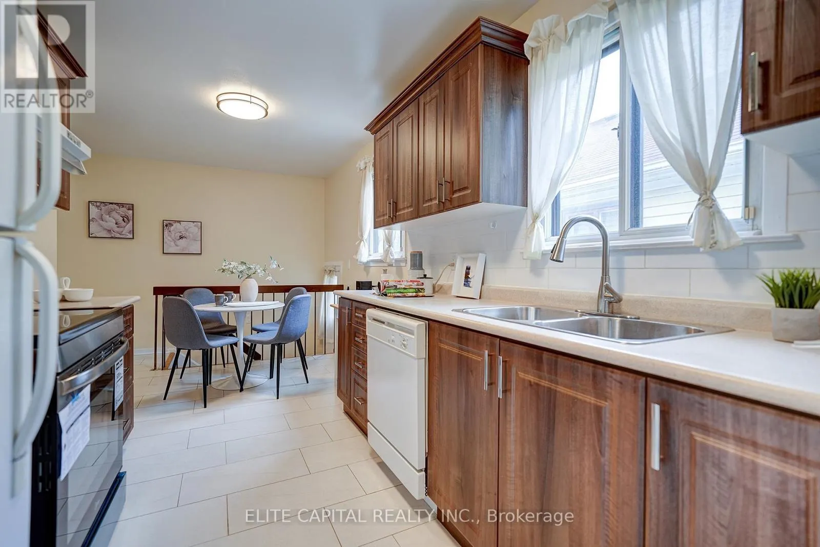 9 SNOWSHOE CRESCENT