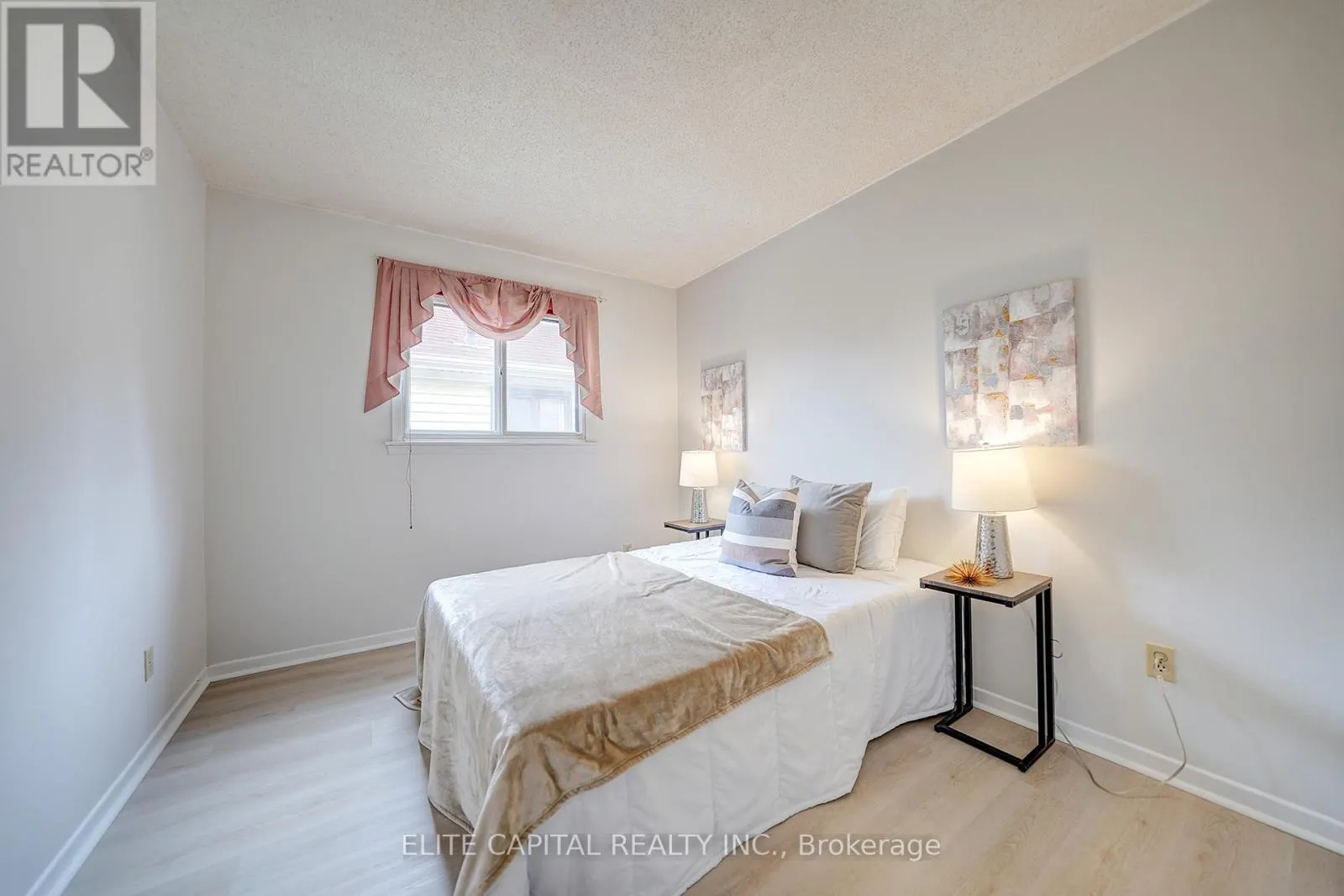 9 SNOWSHOE CRESCENT