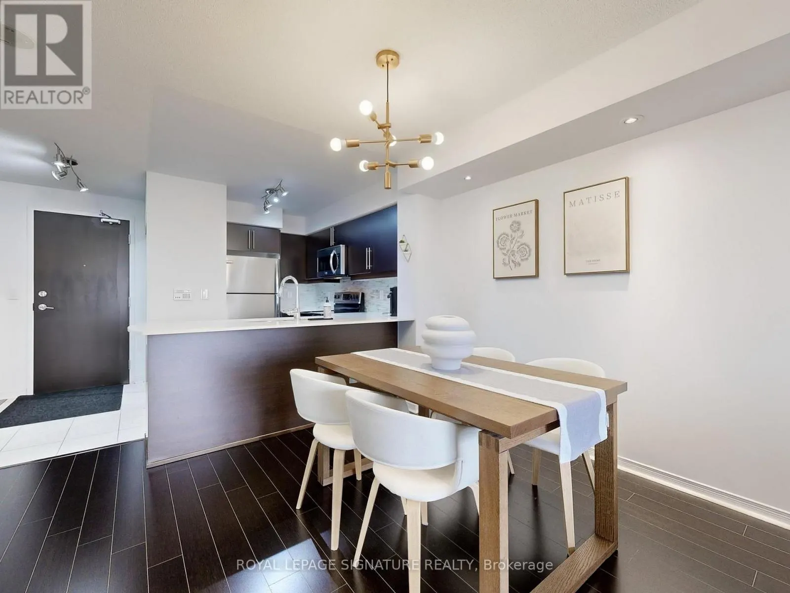 708 - 75 KING WILLIAMS CRESCENT