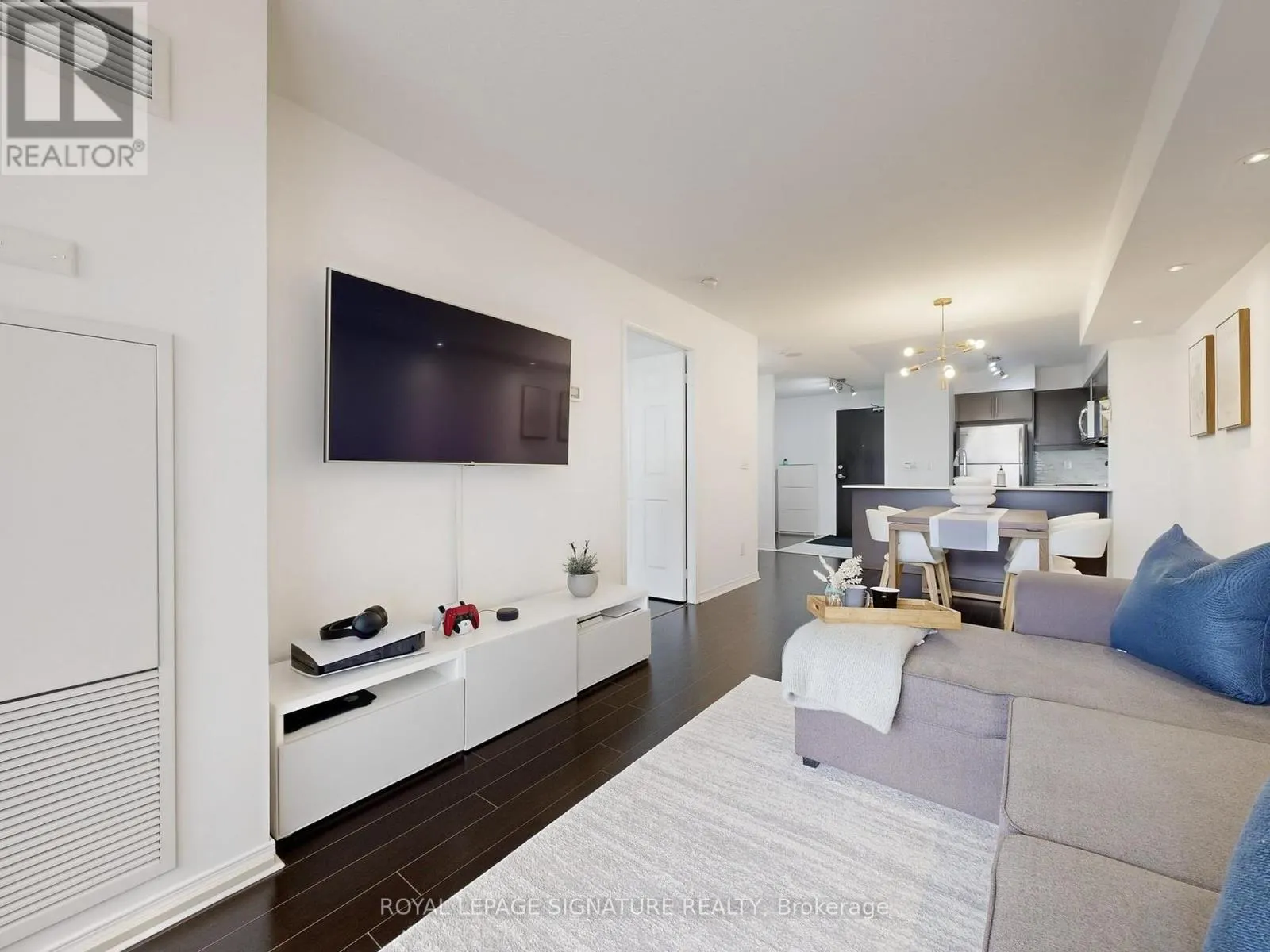 708 - 75 KING WILLIAMS CRESCENT