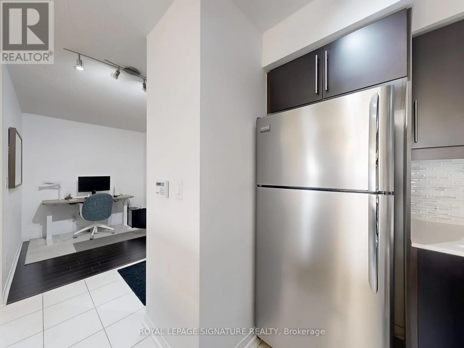 708 - 75 KING WILLIAMS CRESCENT